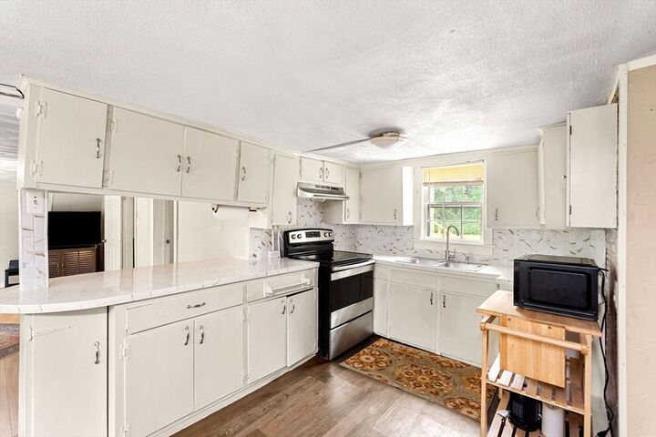 Property Photo: 124 Hazen Rd MA 01464