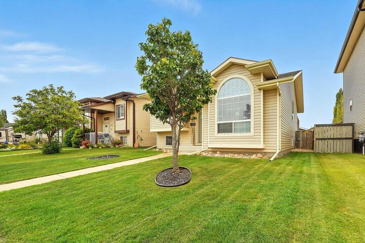 Property Photo: 23 Dubois Crescent AB T4R 3H8