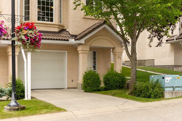 Property Photo: 87 Hamptons Link NW AB T3A 5V9