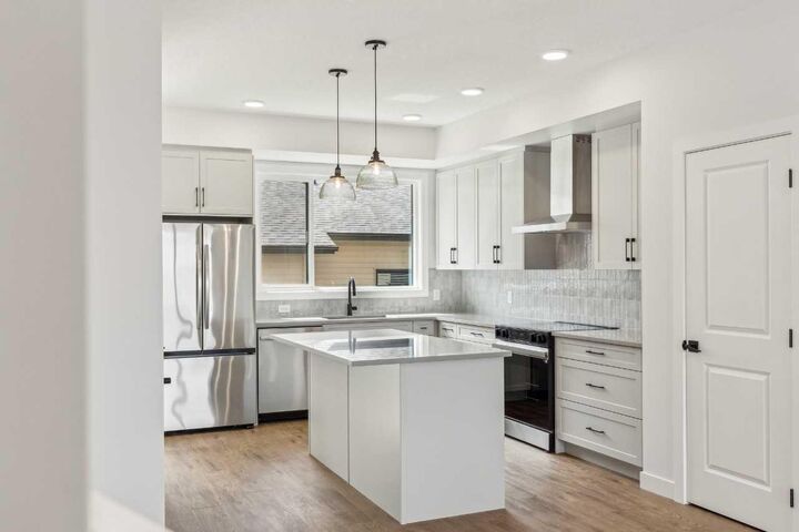 Property Photo:  49 Silverton Glen Way SW  AB T2X 5B9 