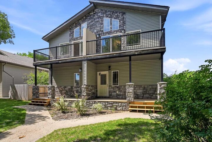 5242 51 Street — photo 1