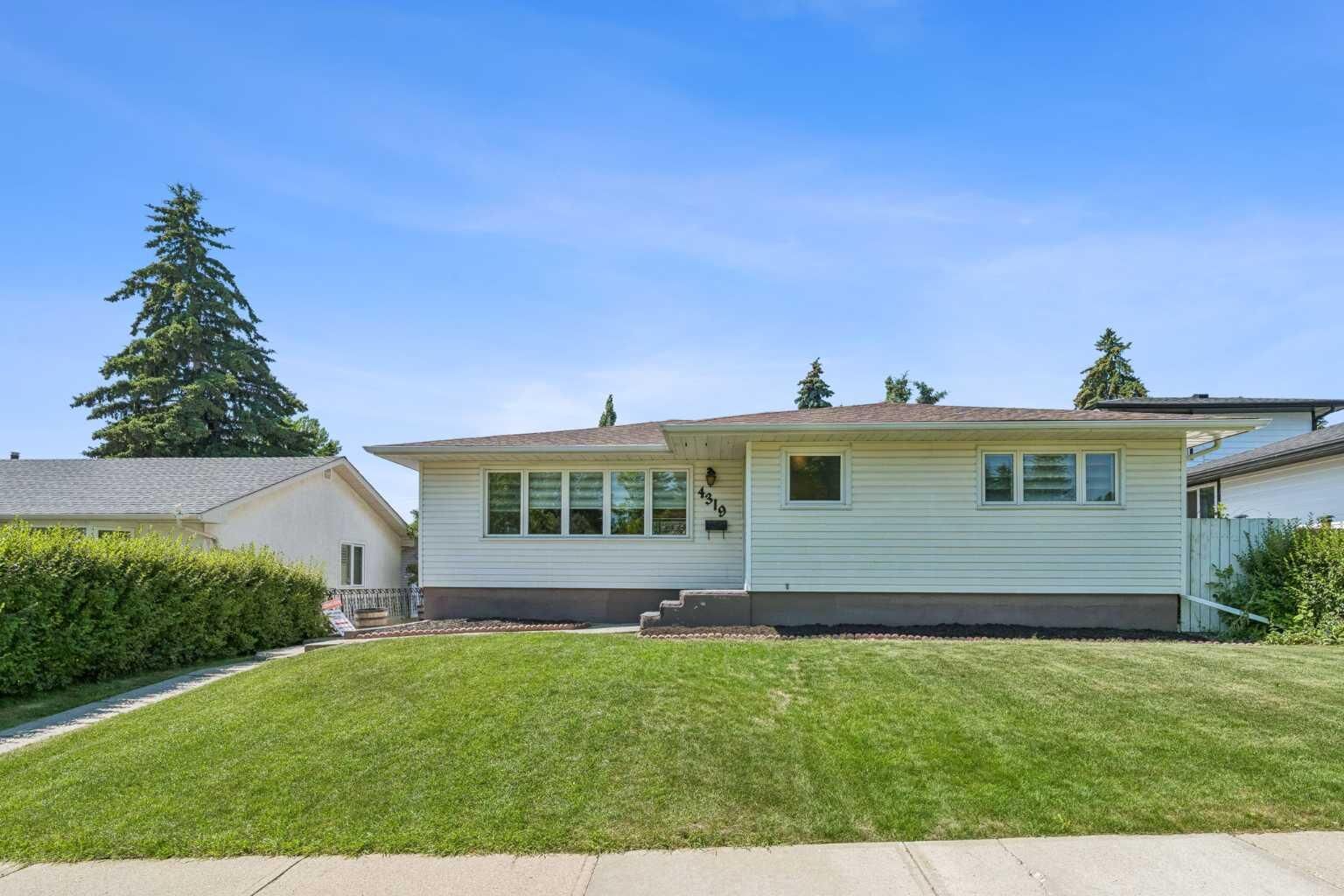 Property Photo: 4319 19 Street NW AB T2L 2B8