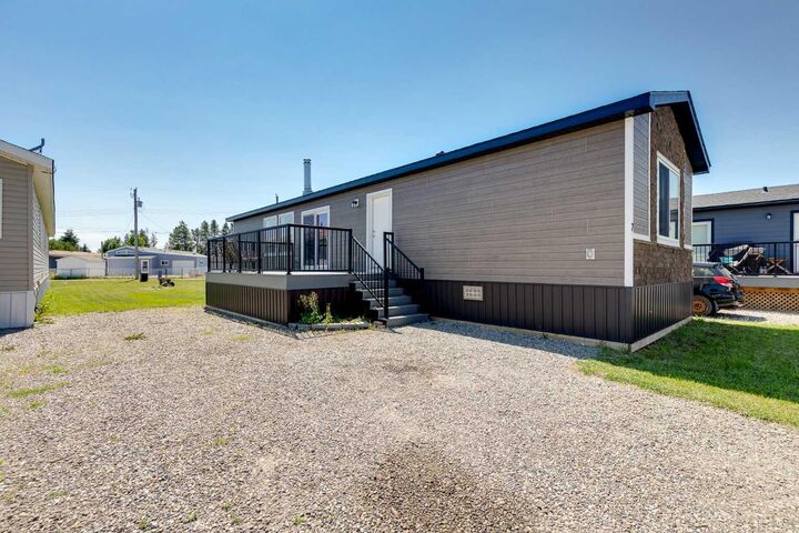 7 Trochu Avenue — photo 1