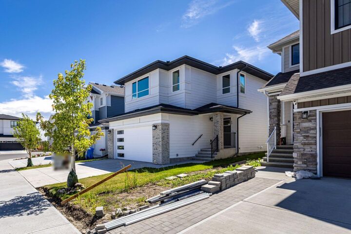 Property Photo:  53 Versant Point SW  AB T2Y 0X1 