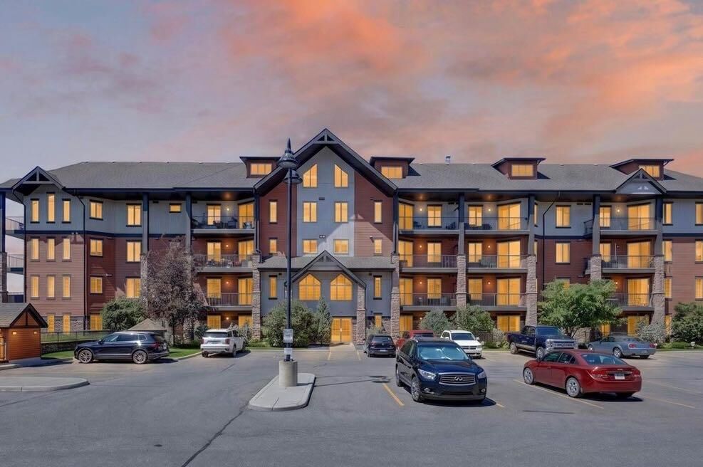 Property Photo:  15 Sunset Square 2305  AB T4C 0E7 