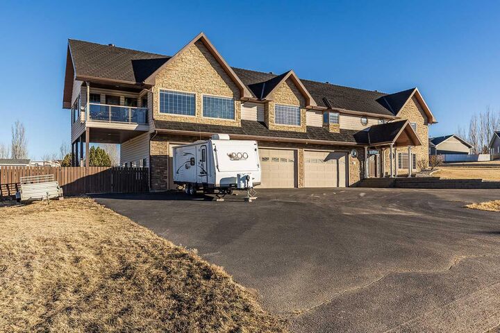 Property Photo: 770 Eagle Ridge Drive AB T1B 0J6