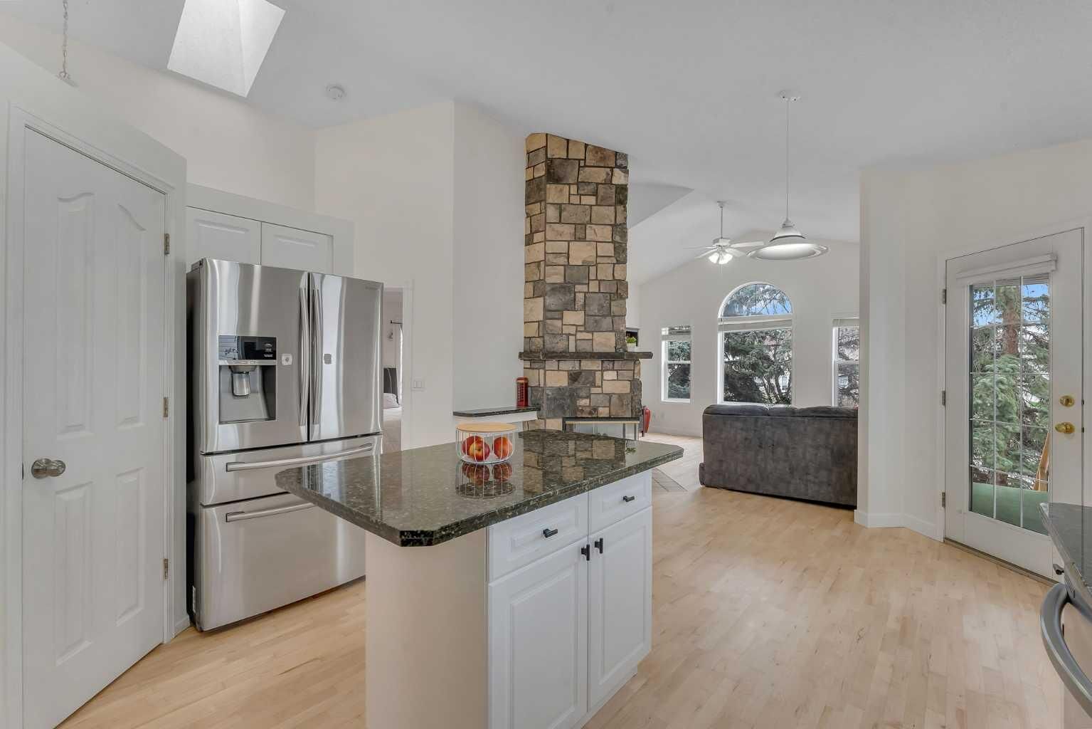 Property Photo:  44 Douglas Glen Crescent  AB T2Z 3M6 