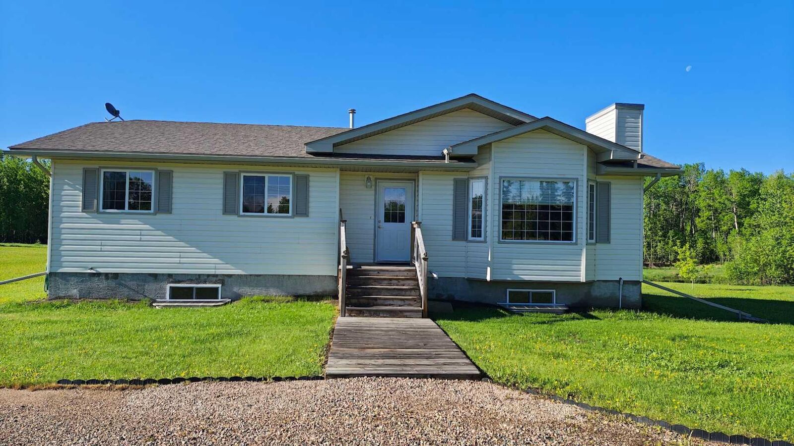 Property Photo: 15019 Twp Rd 674 AB T0A 2C0