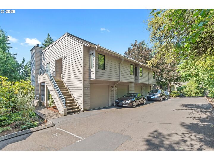 Property Photo:  225 Cervantes  OR 97035 