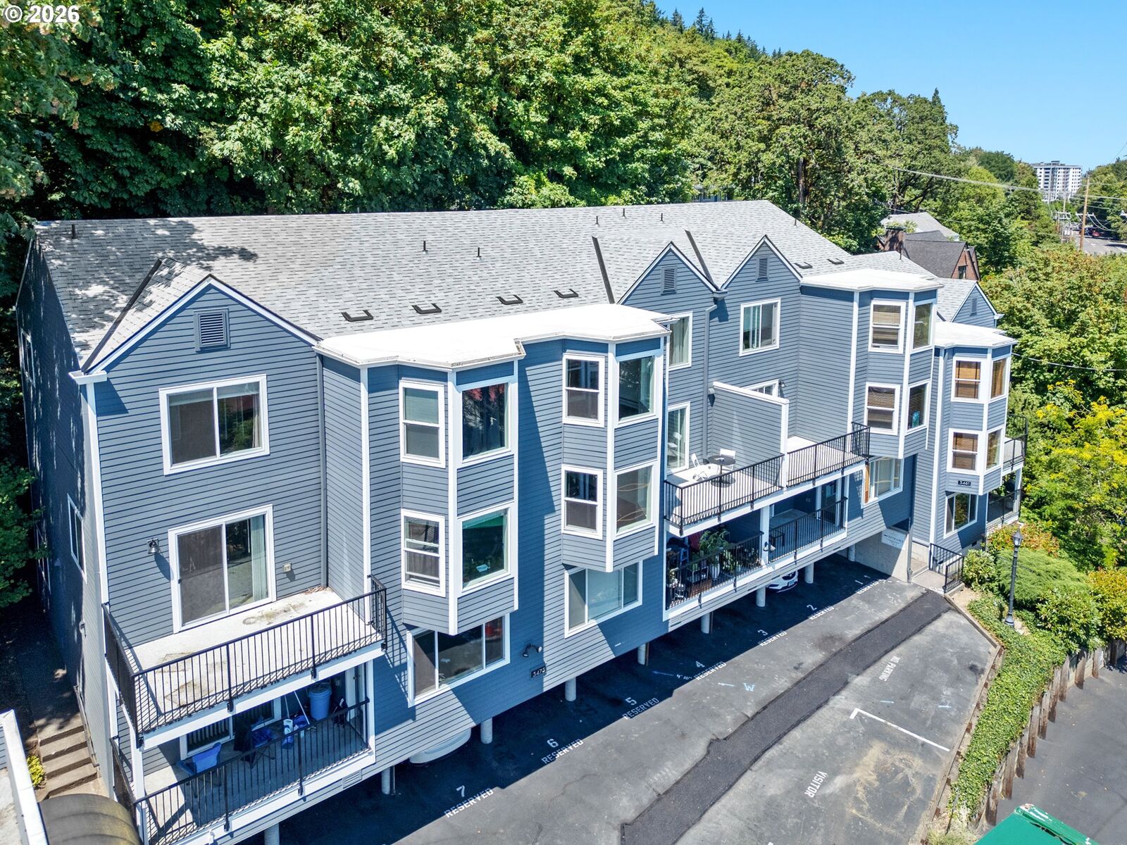 Property Photo: 3473 SW Barbur Blvd 12 OR 97239