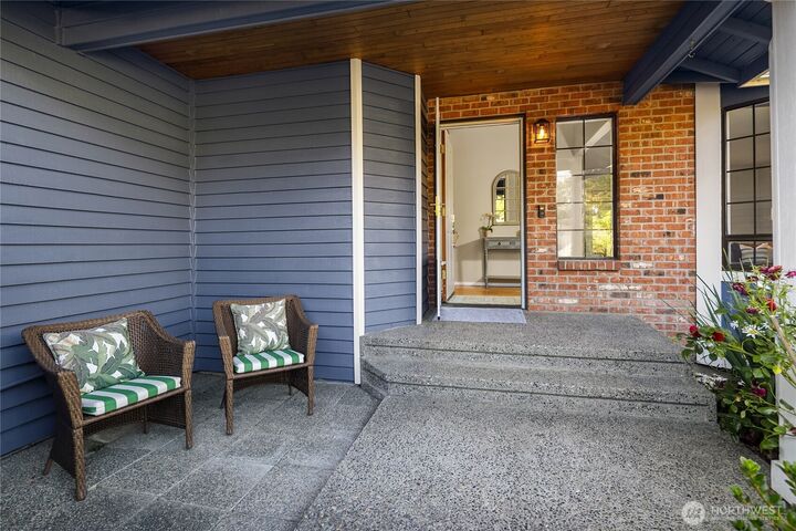 Property Photo:  1931  237th Street SE  WA 98021 
