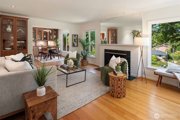 Property Photo:  2313  47th Avenue SW  WA 98116 