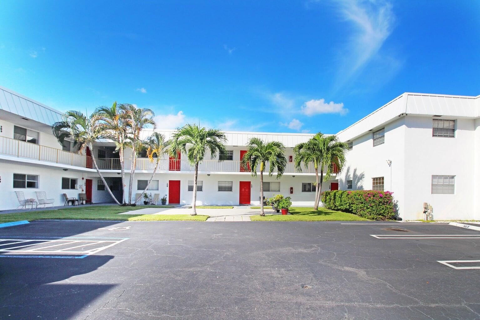 Property Photo:  402 Lake Shore Drive 103  FL 33403 