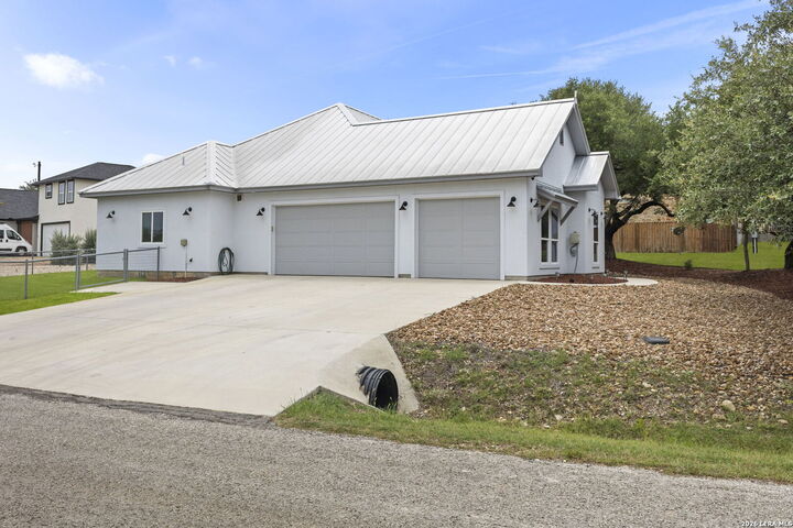 Property Photo:  116 Clemente Zapata  TX 78606 