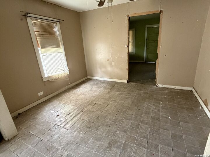 Property Photo:  1805 Perez St  TX 78207 