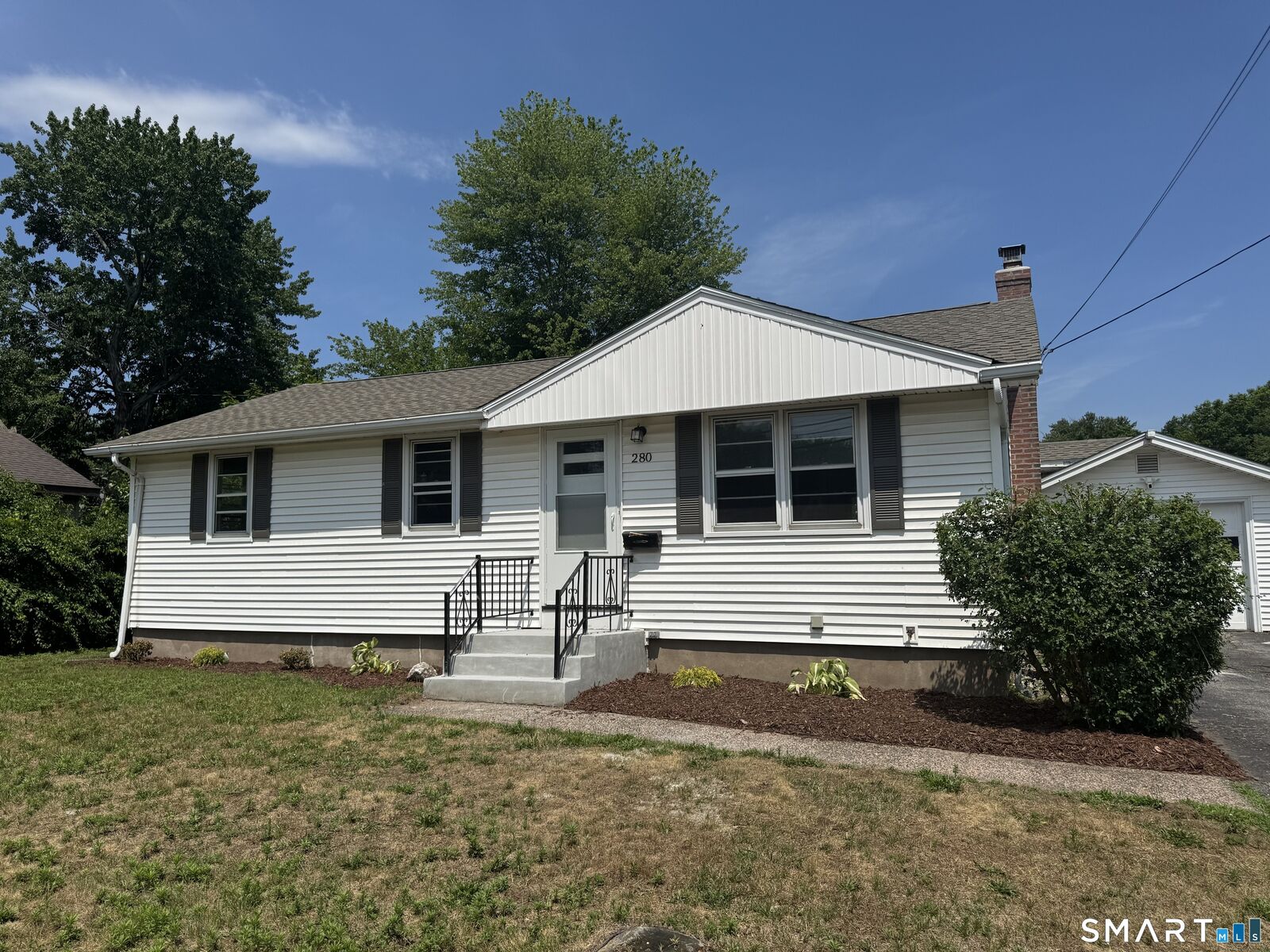Property Photo:  280 School Street  CT 06108 