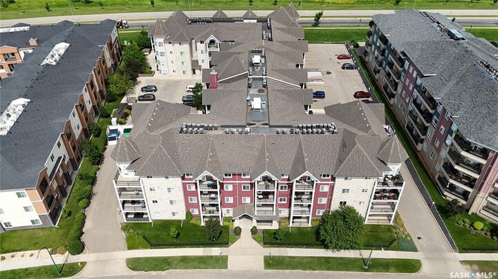 Property Photo: 150 Pawlychenko Lane 404 SK S7V 0B4