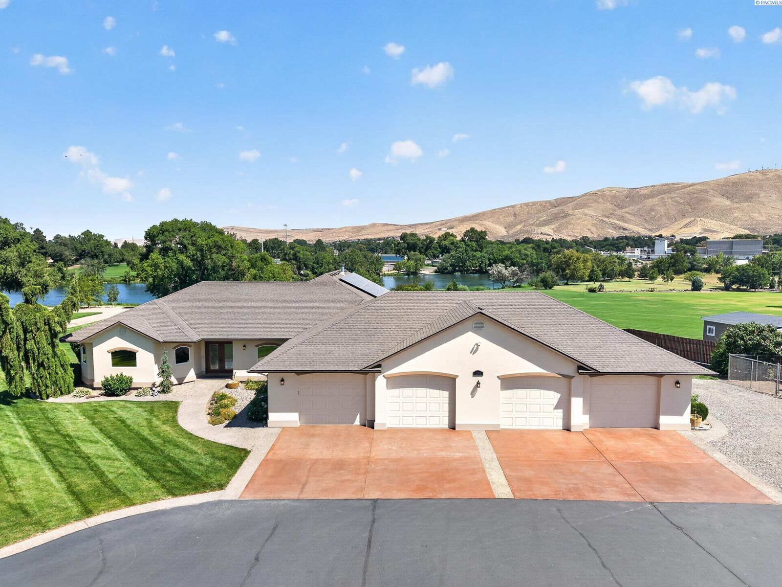 Property Photo: 7501 S 1366 Prsw WA 99350
