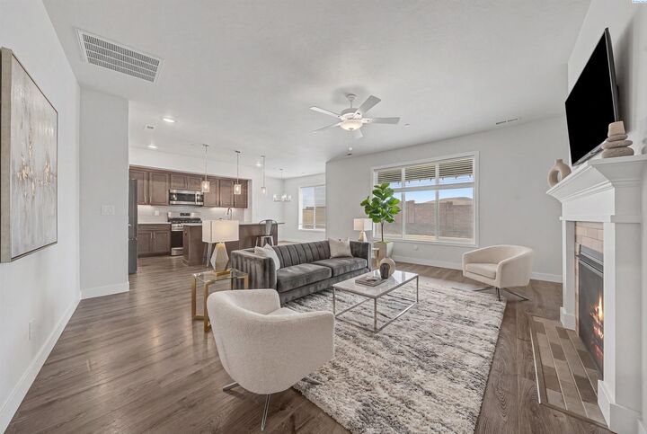 Property Photo: 4827 Village View St WA 99352