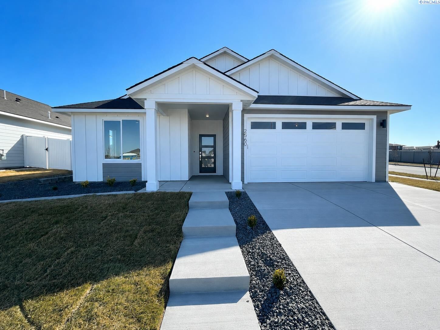 Property Photo: 2560 Clark Ridge Drive WA 99352