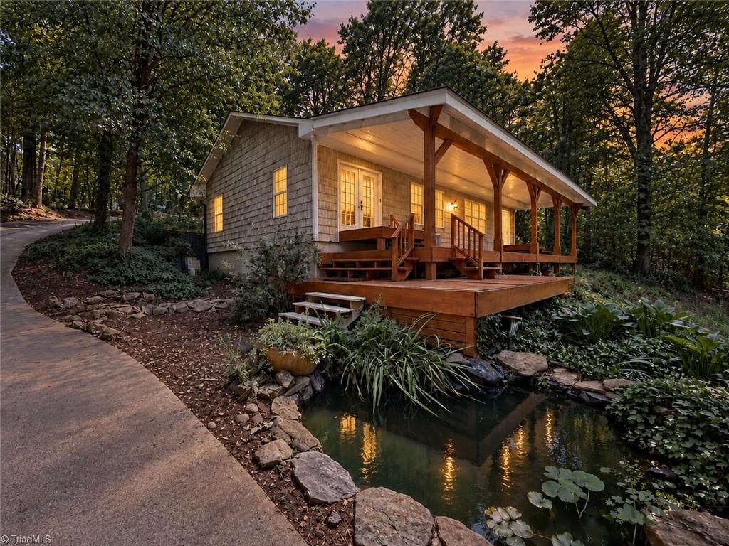 Property Photo:  900 Smokey Mtn Trail  NC 28659 