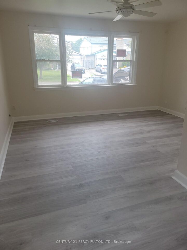 Property Photo:  71 Grace Street  ON M1J 2M6 