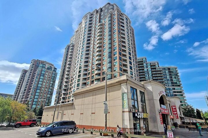 Property Photo:  7 Lorraine Drive 2009  ON M2N 7H2 