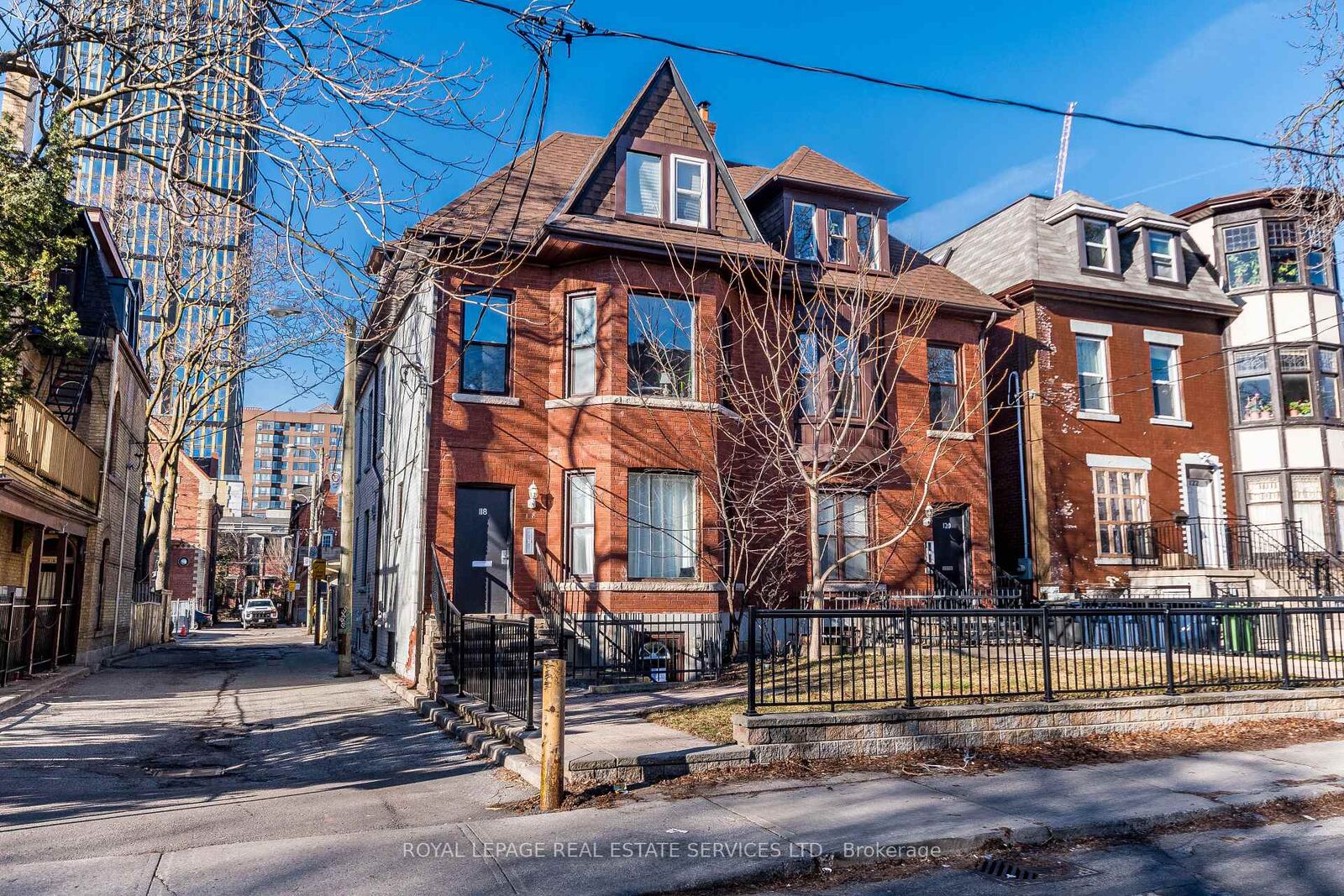 Property Photo: 118 Pembroke Street 1 ON M5A 2N8