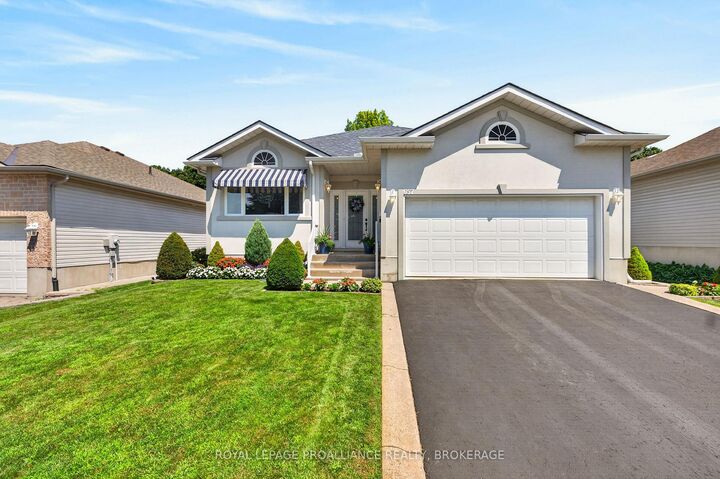 Property Photo:  657 Roosevelt Drive  ON K7M 8T8 