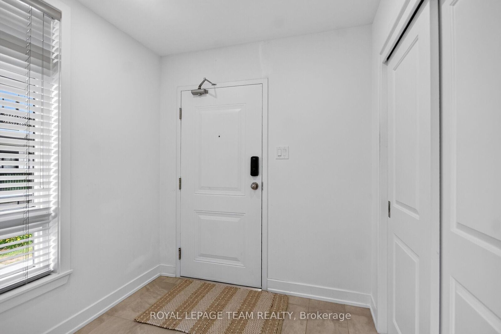 Property Photo:  45 Overberg Way H  ON K2S 2Y4 