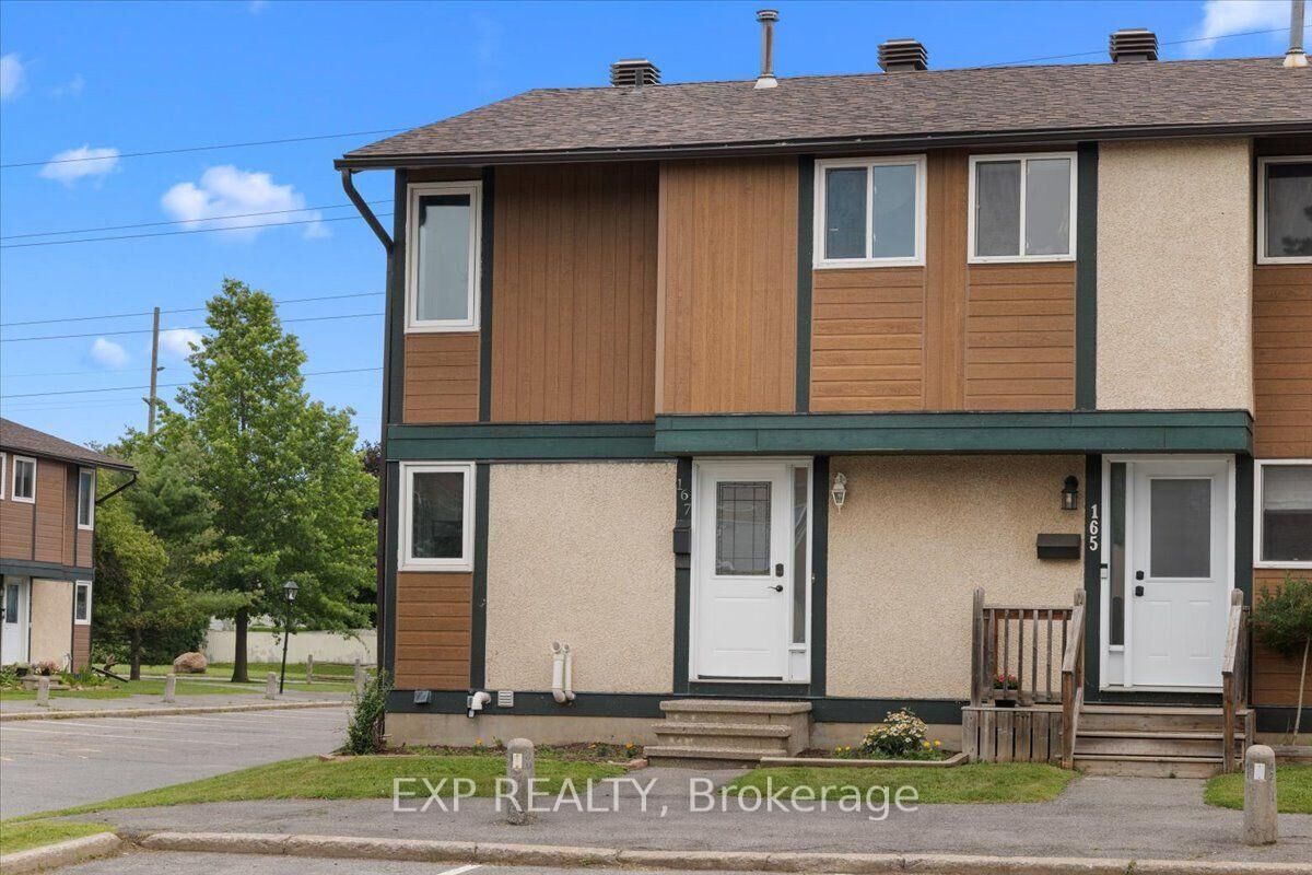 Property Photo: 1449 Ridgebrook Drive 167 ON K1B 4T1
