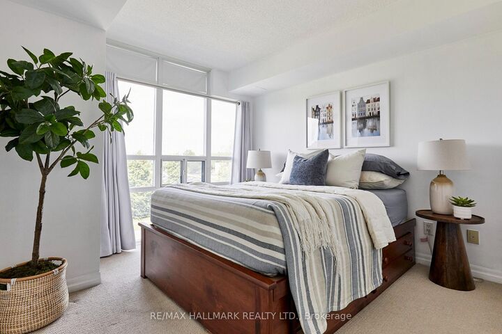 Photo de la propriété:  1600 Charles Street 410  ON L1N 0G4 