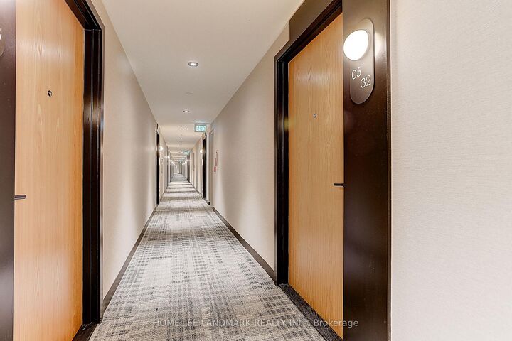 Property Photo: 7950 Bathurst Street B-532 ON L4J 0B8