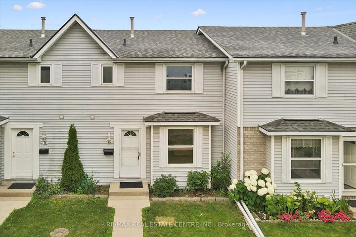 Property Photo: 265 Williamsburg Road 15 ON N2E 3H1