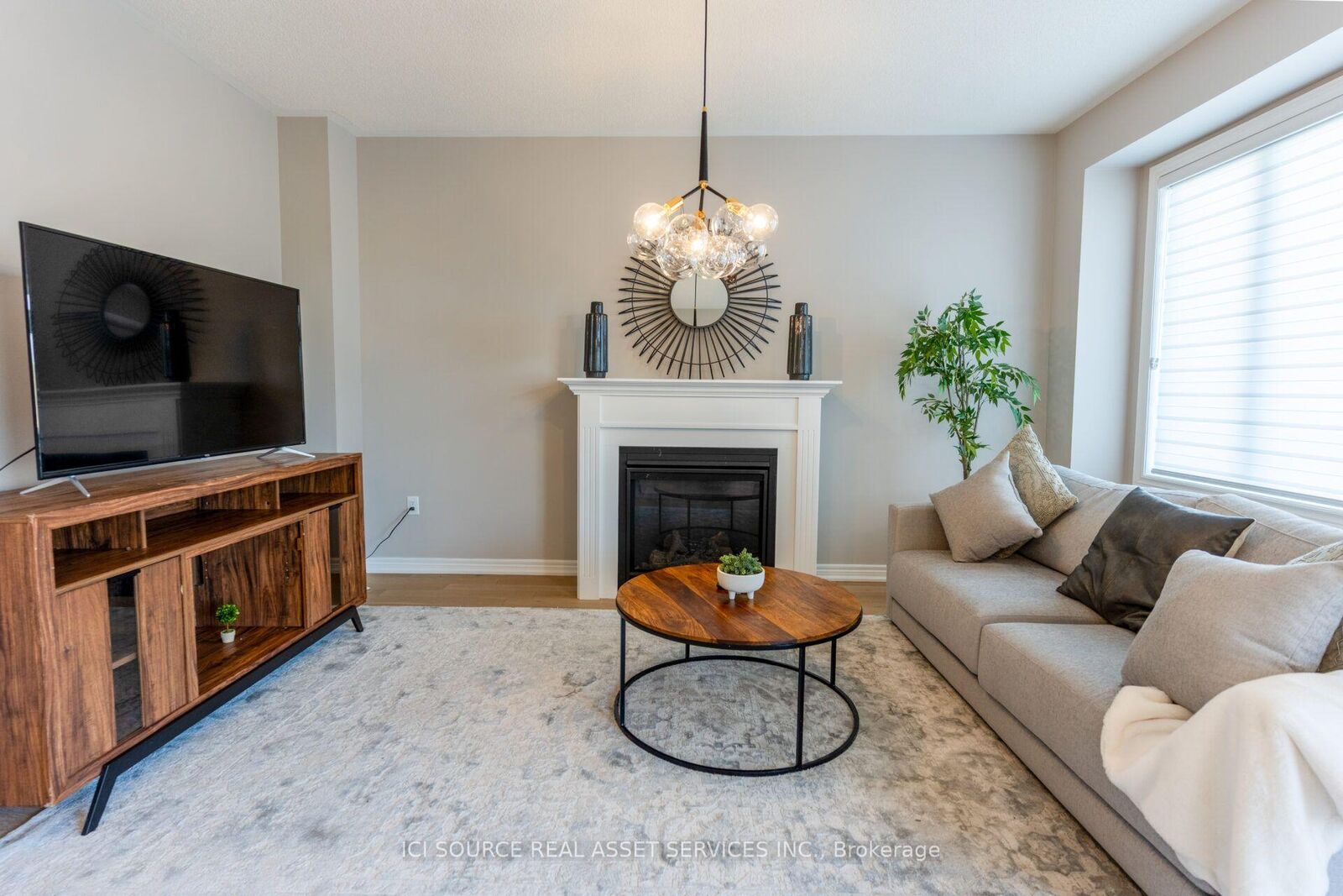 Property Photo:  648 Lemay Grove  ON K9K 0G9 