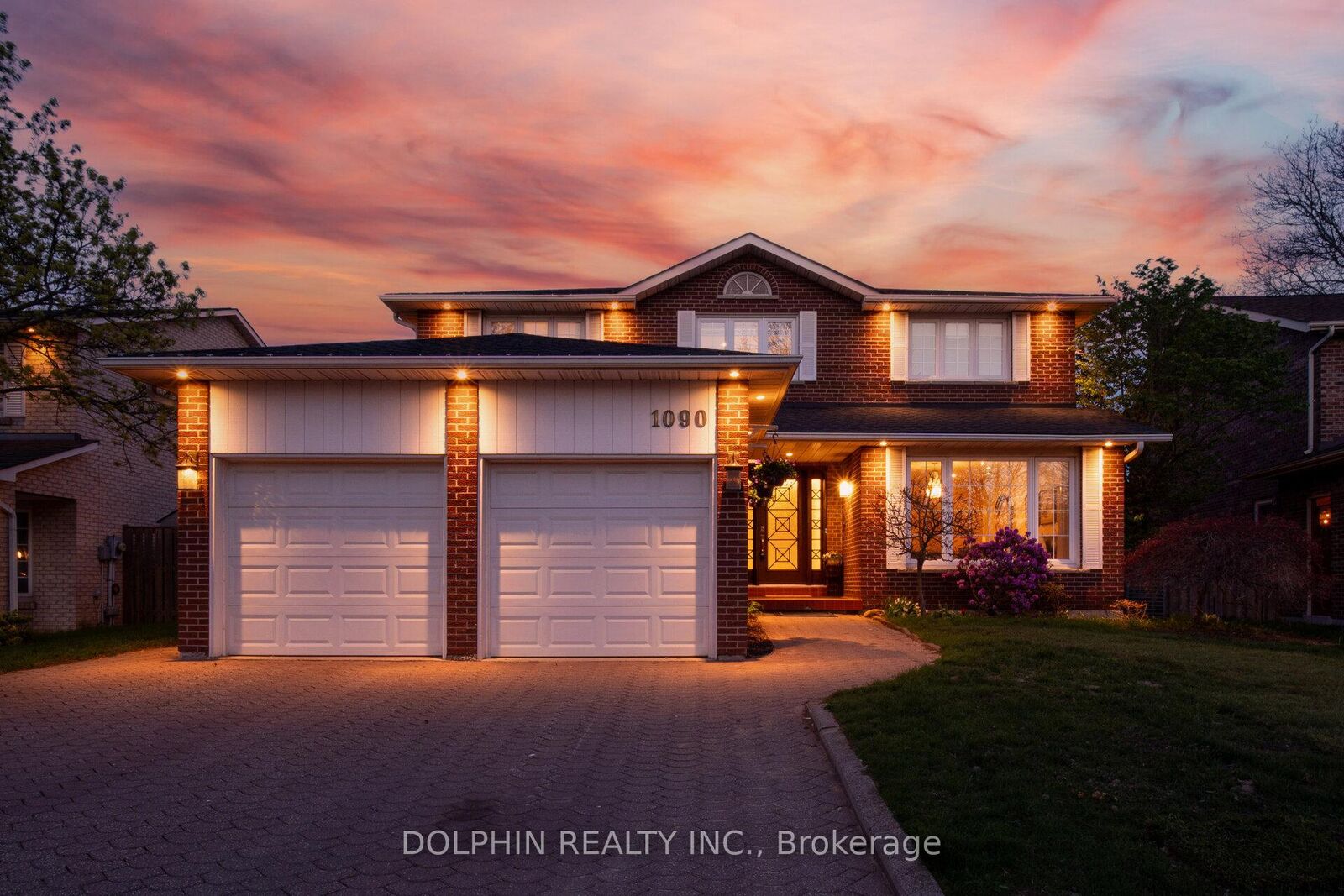 Property Photo: 1090 Vanier Drive ON L5H 3X1