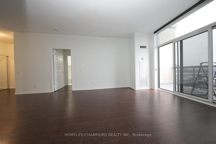 Property Photo:  8 Mondeo Drive Ph15  ON M1P 5C7 