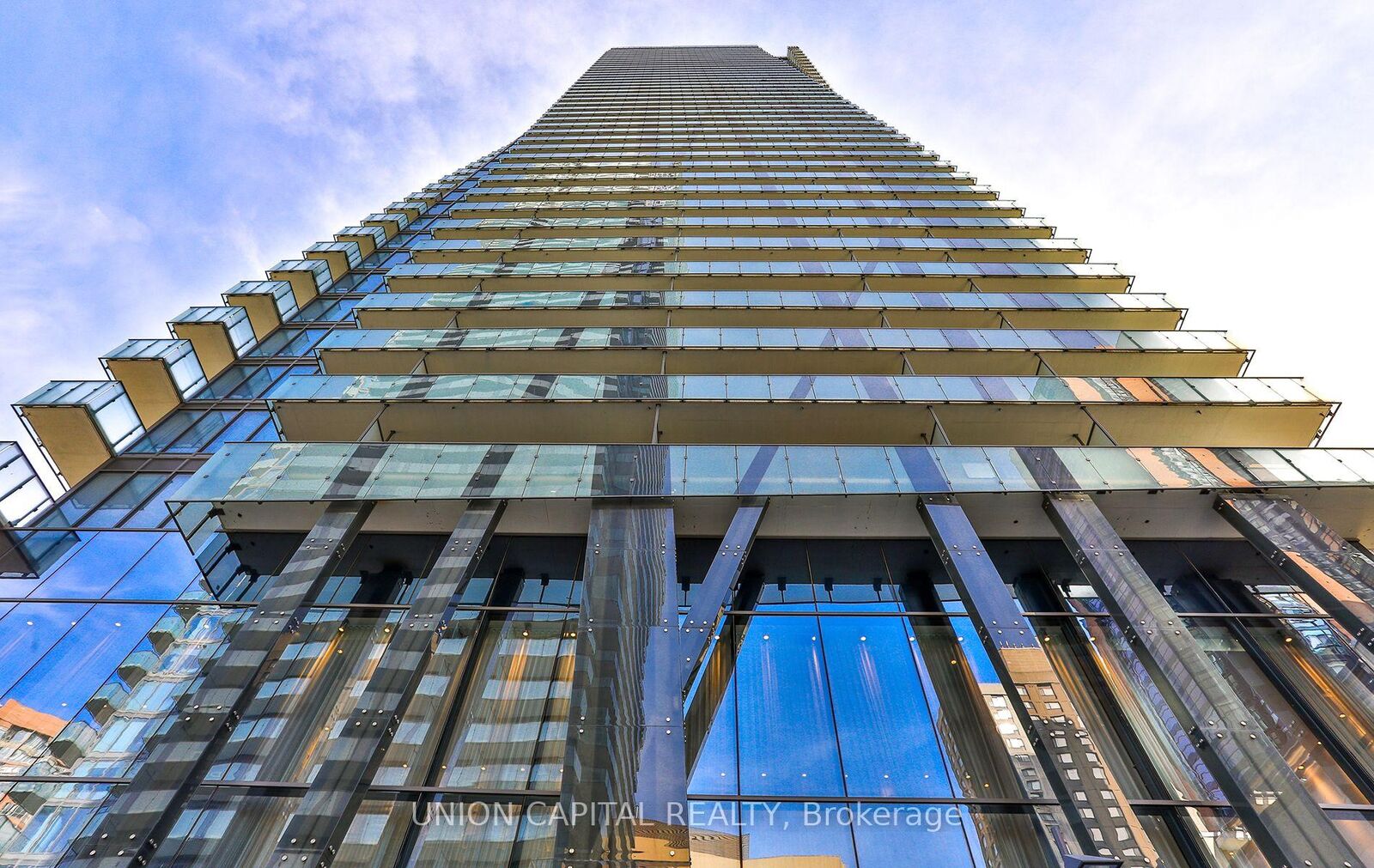 Property Photo:  65 St. Mary Street 1601  ON M5S 0A6 
