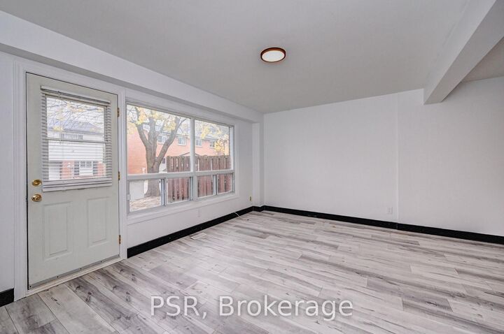 Property Photo: 516 Sunnydale Place ON N2L 4T1