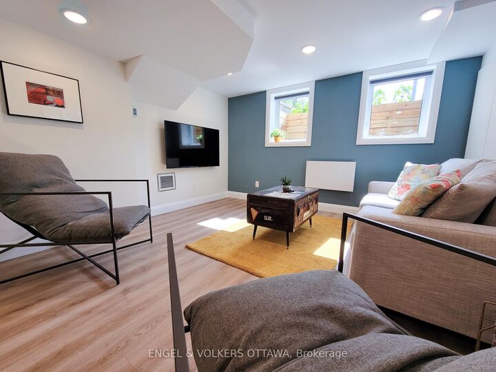 Property Photo:  2075 Balharrie Avenue B  ON K1G 1G2 