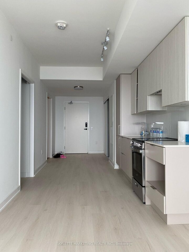 Photo de la propriété:  3900 Confederation Parkway 4311  ON L5B 0M3 