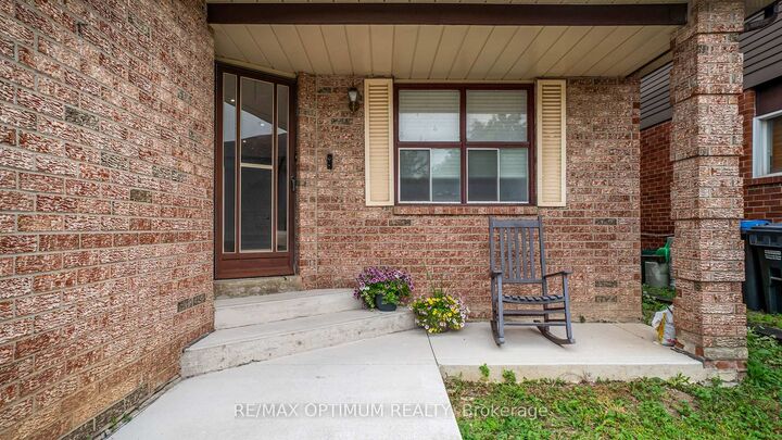 Property Photo:  11 Donaldson Drive  ON L6Y 3H1 