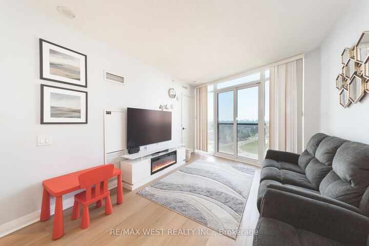 Property Photo: 1 Valhalla Inn Road 1206 ON M9B 1S9