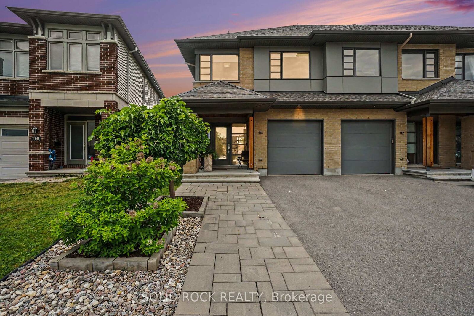 Property Photo: 114 Larimar Circle ON K1X 0B7