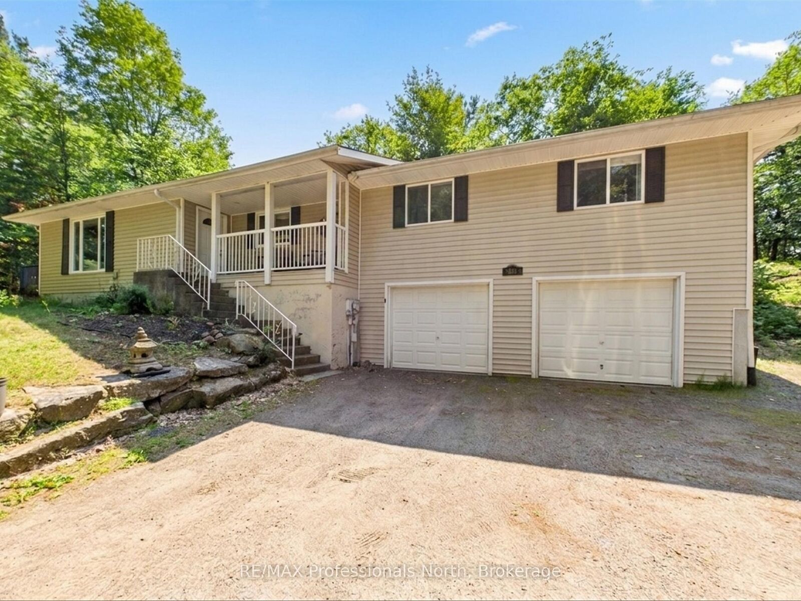 Property Photo:  800 Manitoba Street  ON P1L 1W9 