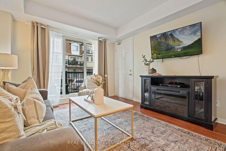 Property Photo: 3047 Finch Avenue W 2066 ON M9M 0A5