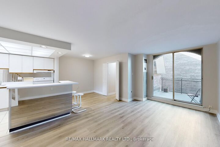 Property Photo: 16 Elgin Street 316 ON L3T 4T4