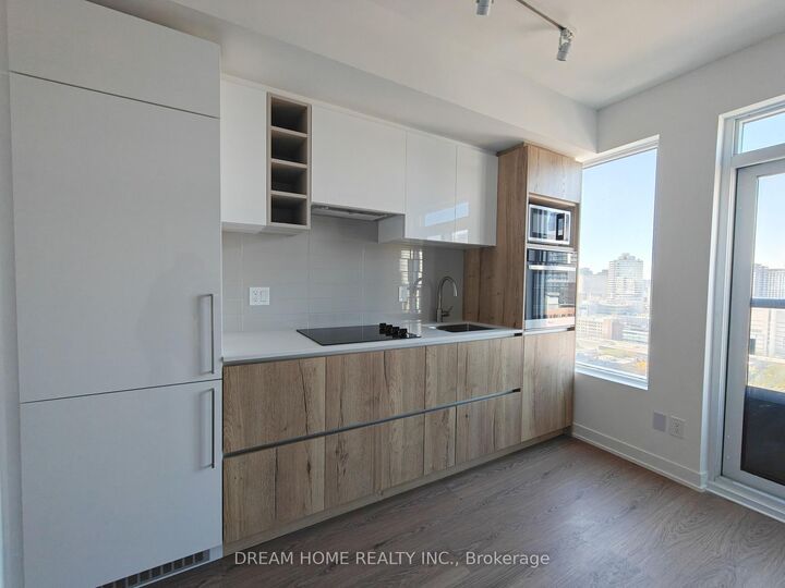 Property Photo:  319 Jarvis Street 2805  ON M5B 0C8 