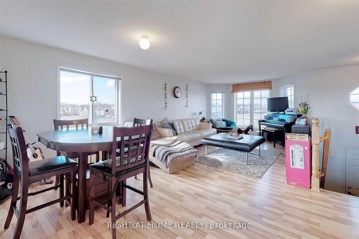 Property Photo:  229 Dunsmore Lane Upper  ON L4M 7A3 