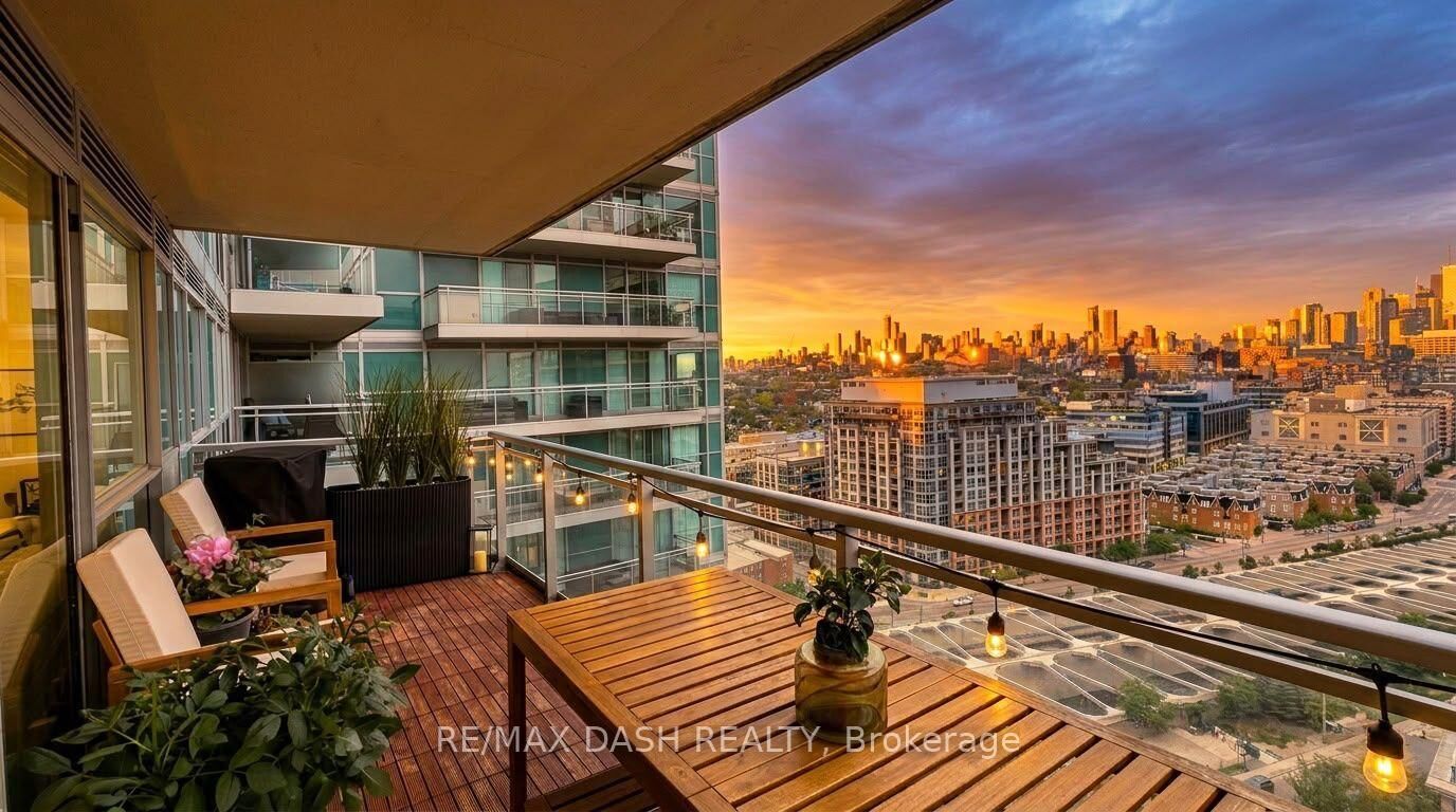 Property Photo:  100 Western Battery Road 2001  ON M6K 3S2 